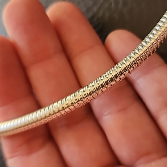 Elegant Silver-Tone Choker Necklace - Picture 3 of 6